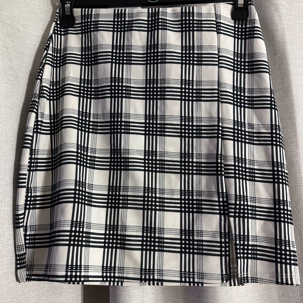 Windsor Black and White Checkered Pencil Skirt